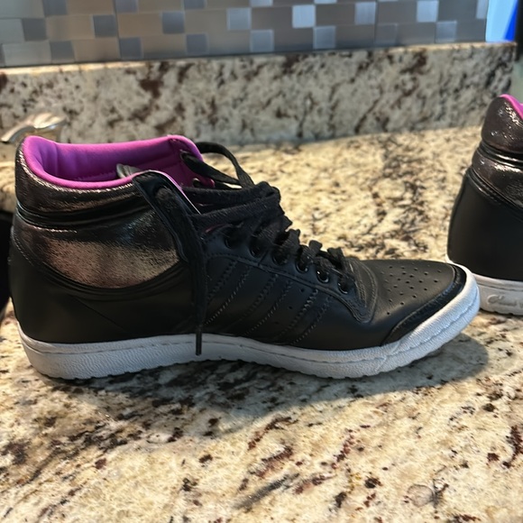 Adidas - Picture 5 of 6